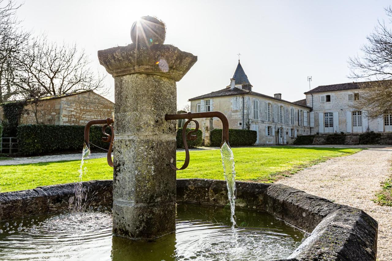 Chateau De Mouillepied Hotel Port-d'Envaux Exterior photo